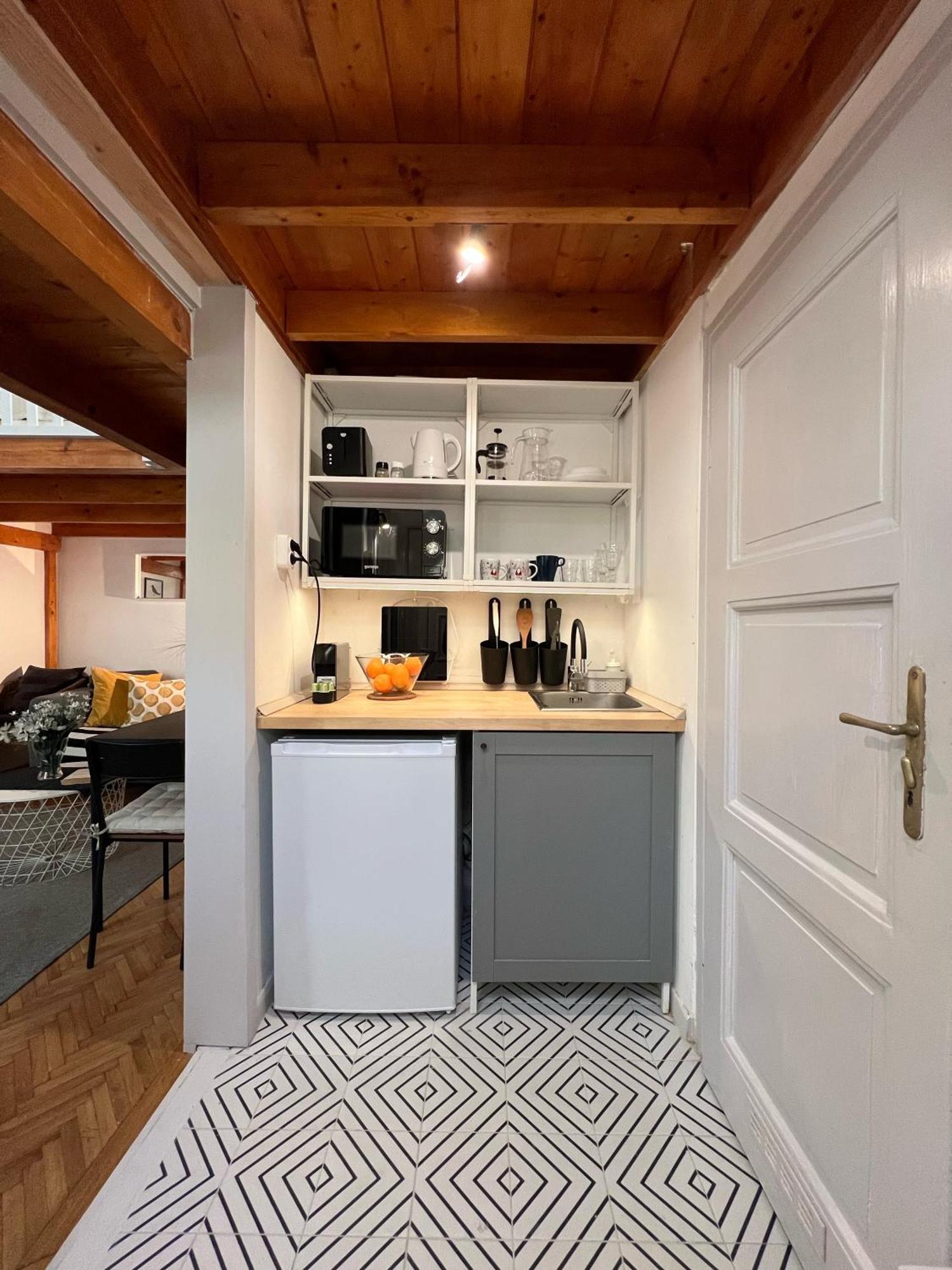 Lovely Little Loft Studio In The Heart Of Budapesta Exterior foto