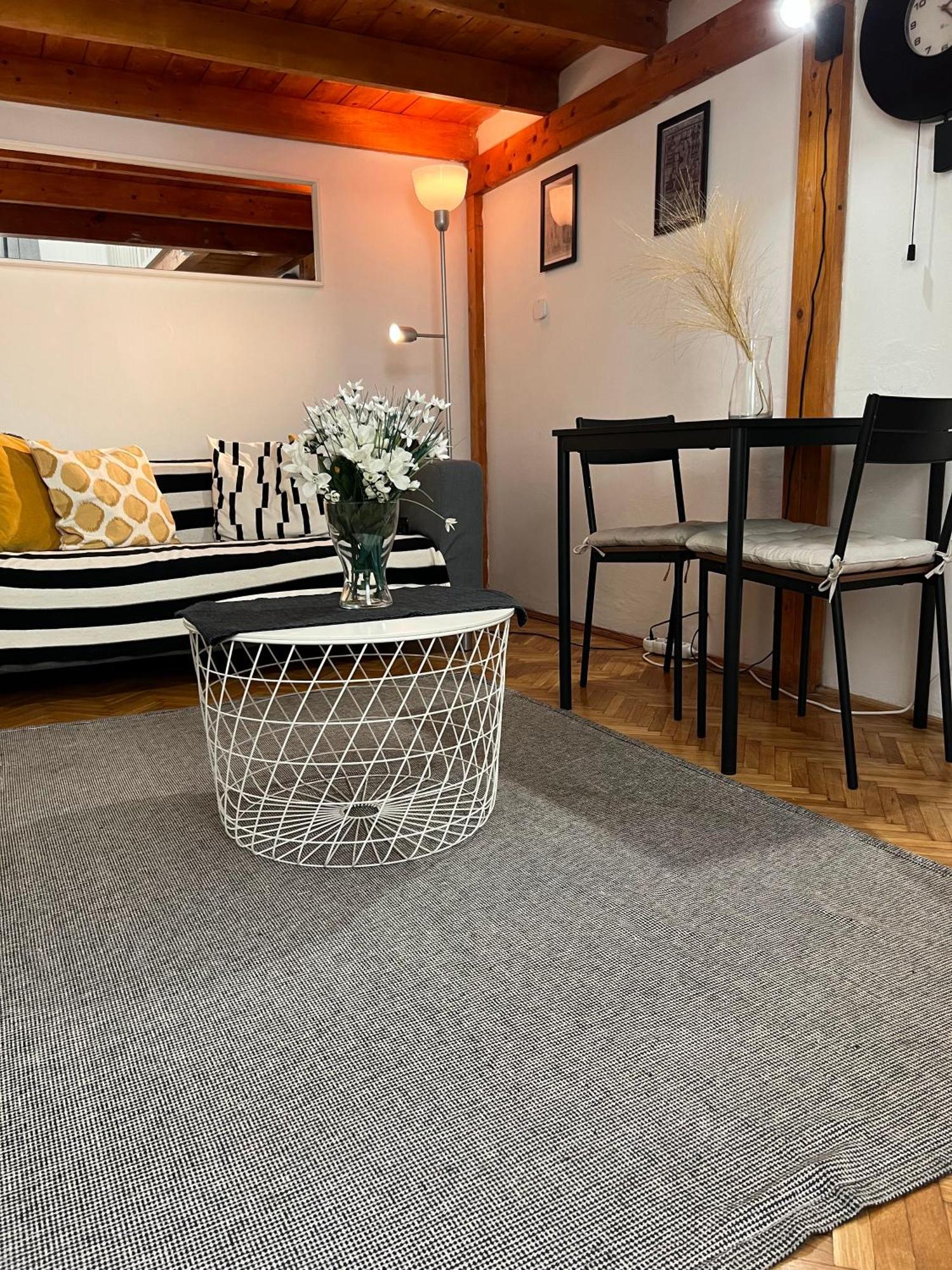 Lovely Little Loft Studio In The Heart Of Budapesta Exterior foto